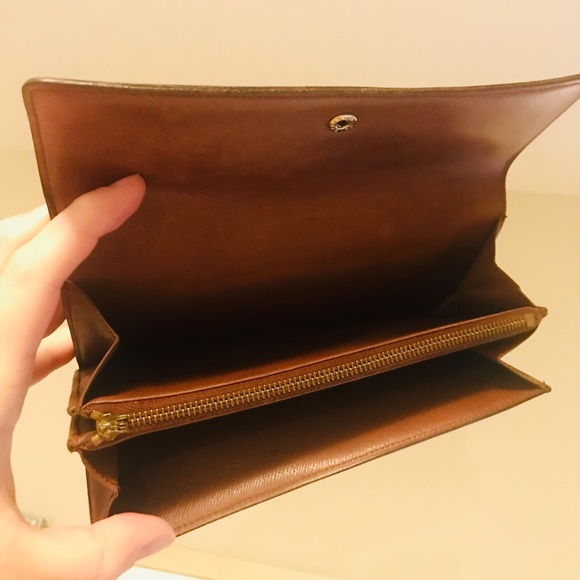 Louis Vuitton Sarah Wallet Brown Coated Canvas
LV Monogram - Picture 7 of 16